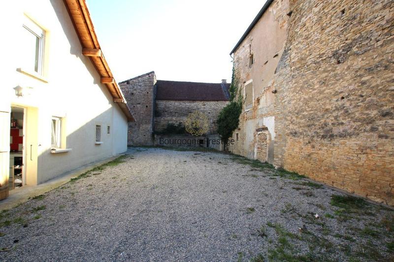 Maison de village - 92 m² - 3 pièces