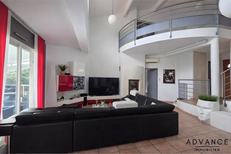 Villa - 208 m² - 208 pièces