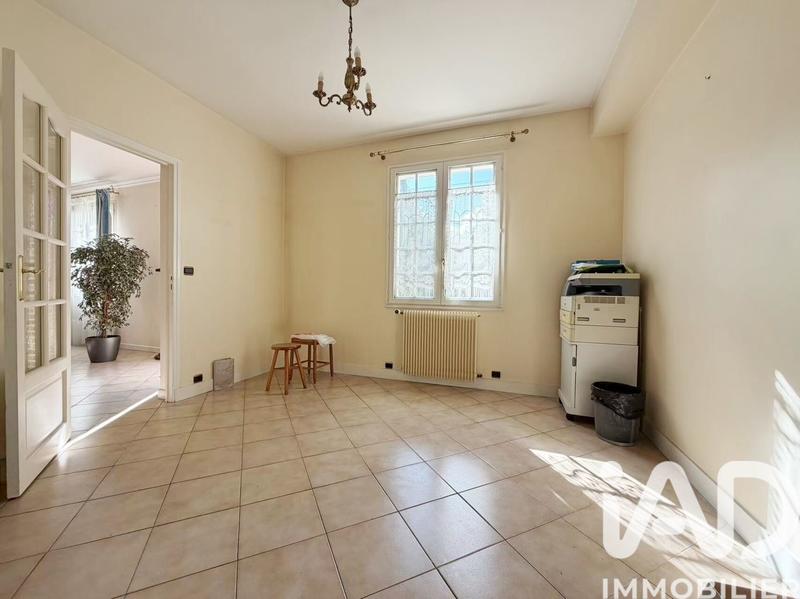 Maison - 226 m² - 9 pièces