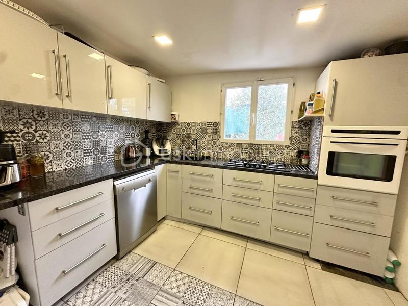 Maison - 140 m² - 9 pièces