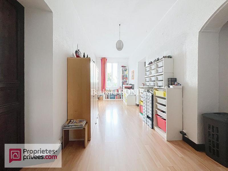 Maison - 200 m² - 8 pièces