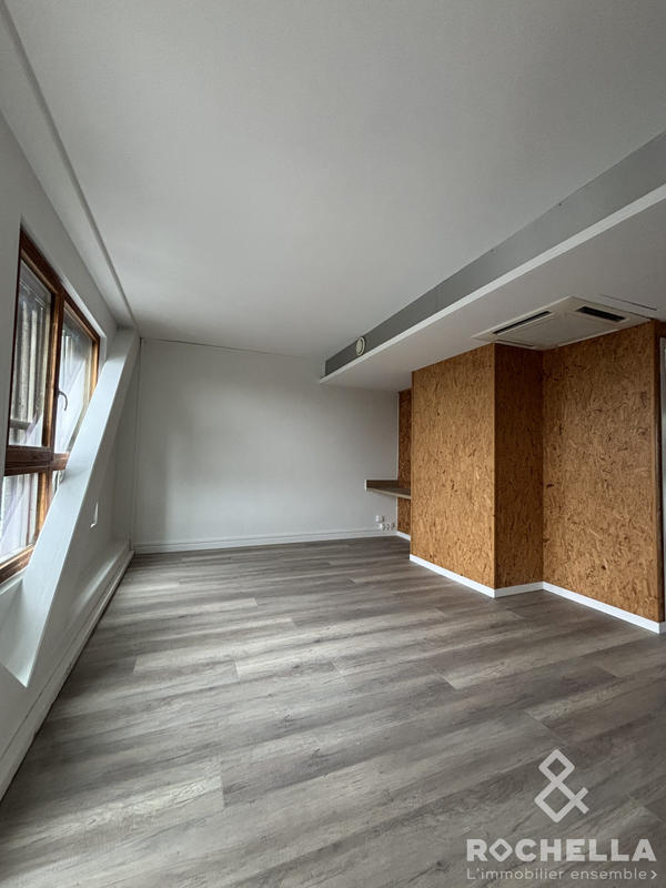 Local d'activités - 369 m²