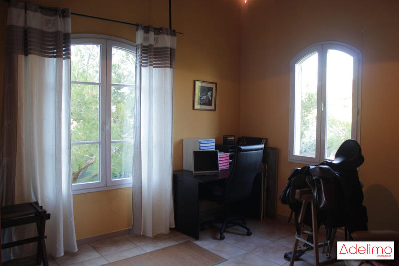 Mas - 300 m² - 8 pièces