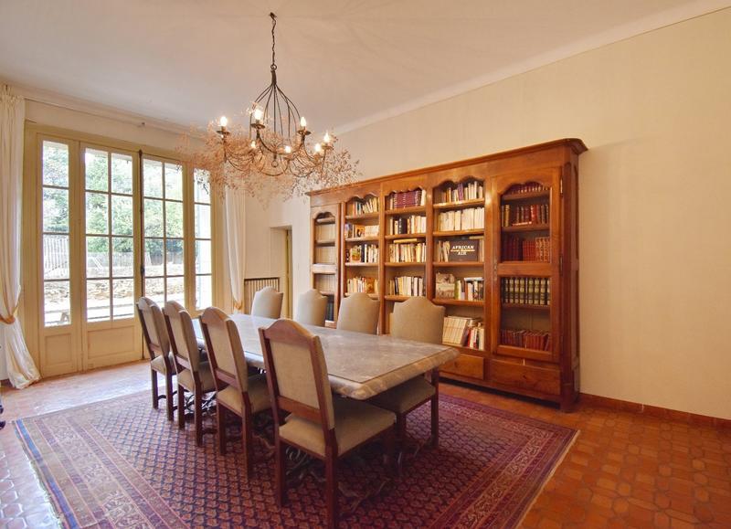 Maison - 490 m² - 21 pièces