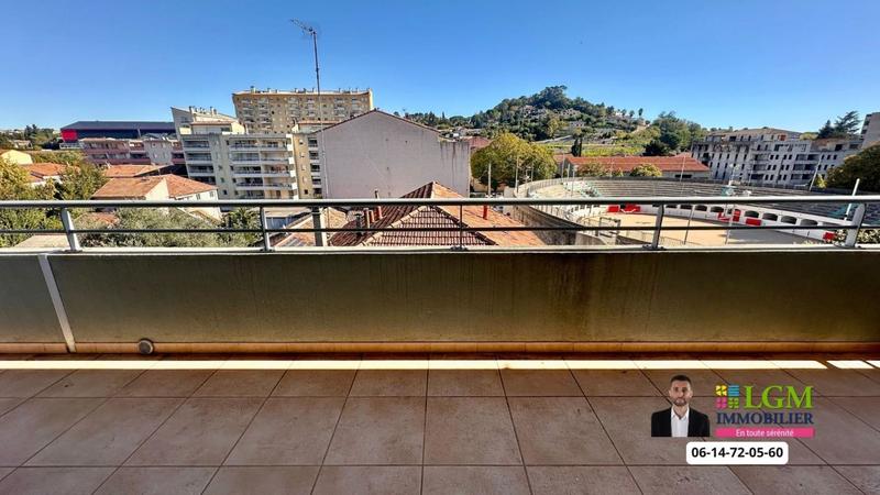 Appartement - 110 m² - 3 pièces