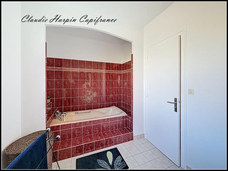 Maison - 220 m² - 8 pièces