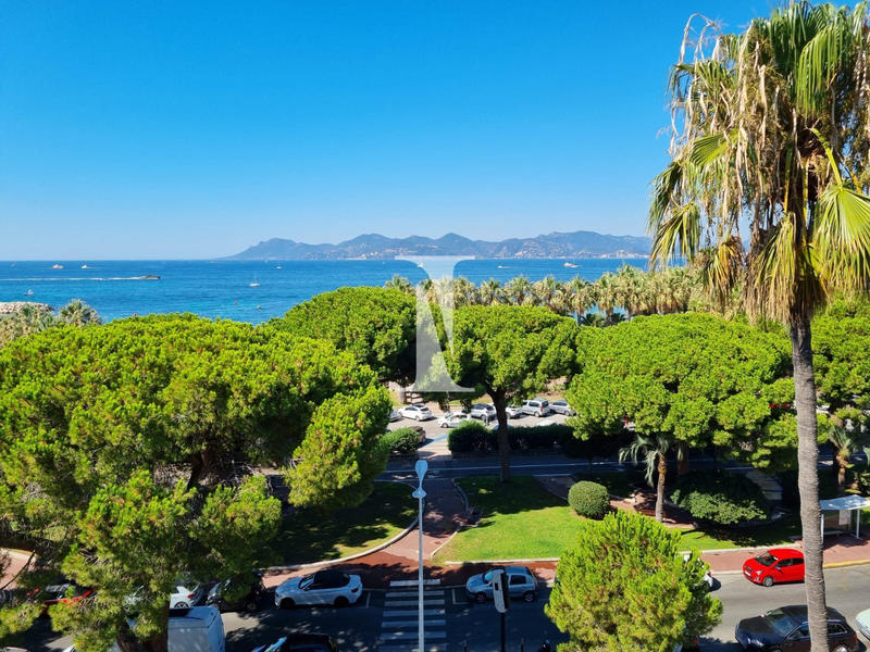 Appartement - 110 m² - 4 pièces