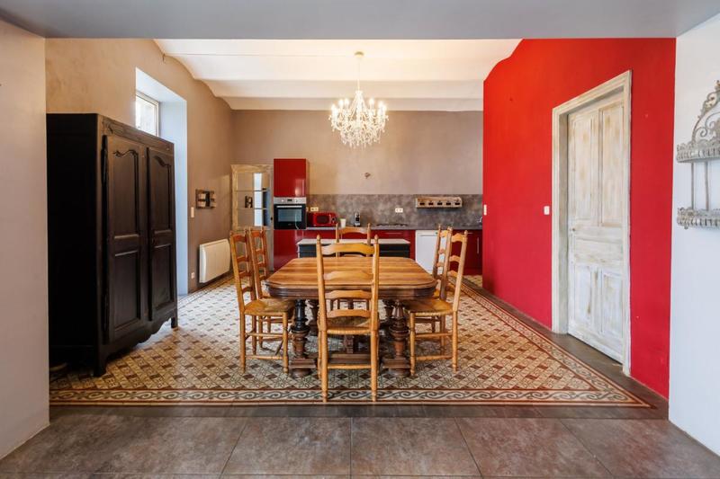 Mas - 580 m² - 11 pièces