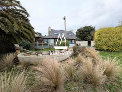 Maison traditionnelle - 386 m² - 10 pièces