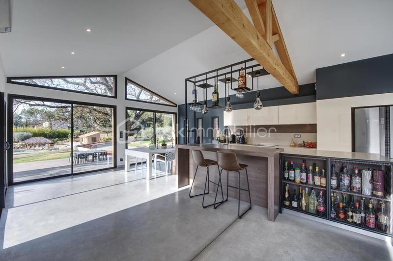Propriété - 237 m² - 8 pièces