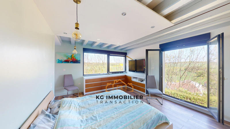 Maison - 370 m² - 15 pièces