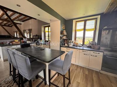 Propriété - 265 m² - 12 pièces