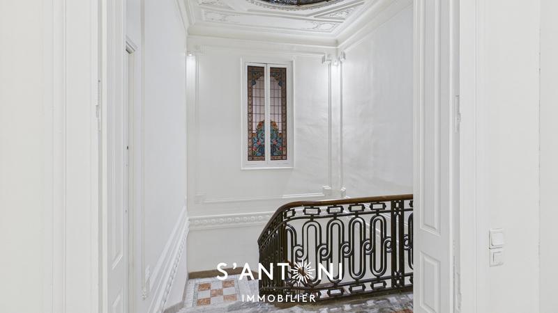 Appartement haussmannien - 91 m² - 2 pièces