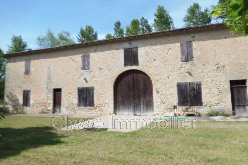 Maison - 820 m² - 18 pièces