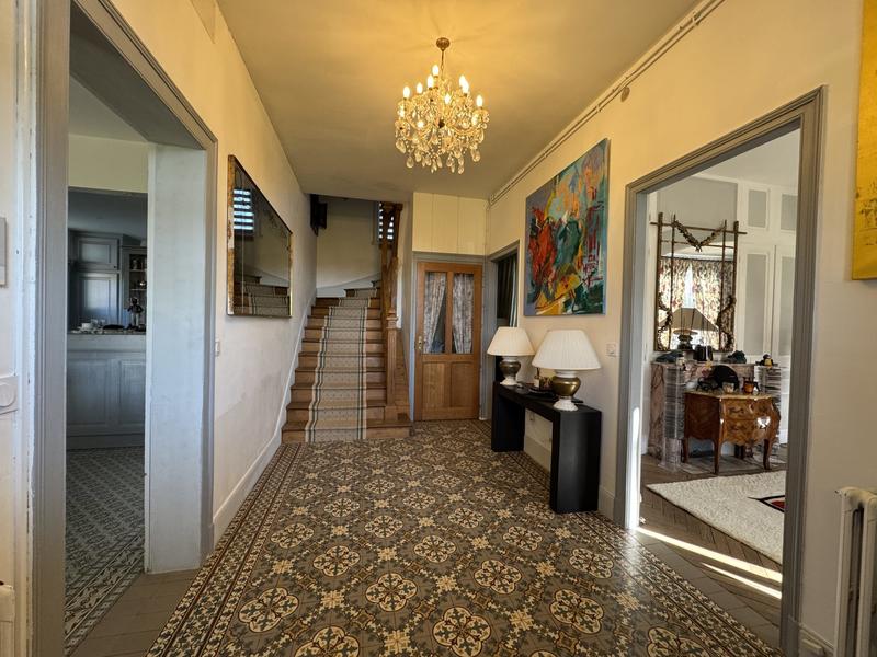 Maison - 700 m² - 15 pièces