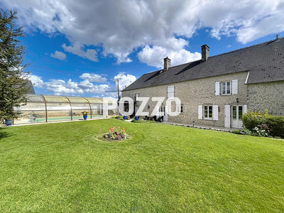 Maison - 300 m² - 15 pièces