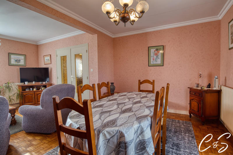 Maison - 102 m² - 5 pièces