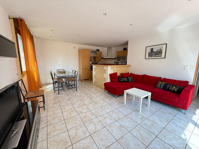 Maison - 230 m² - 8 pièces