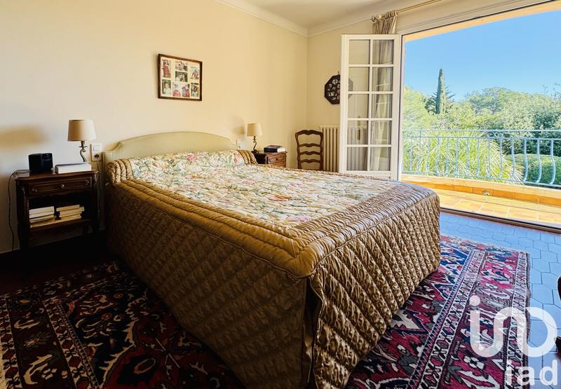 Maison - 350 m² - 8 pièces