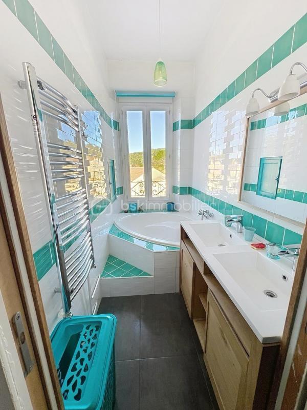 Mas - 150 m² - 7 pièces