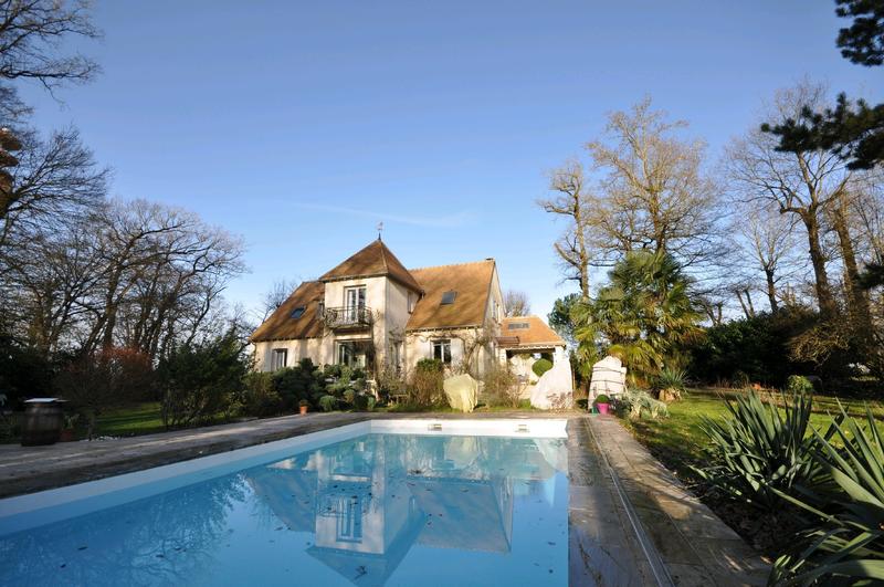 Maison - 226 m² - 9 pièces