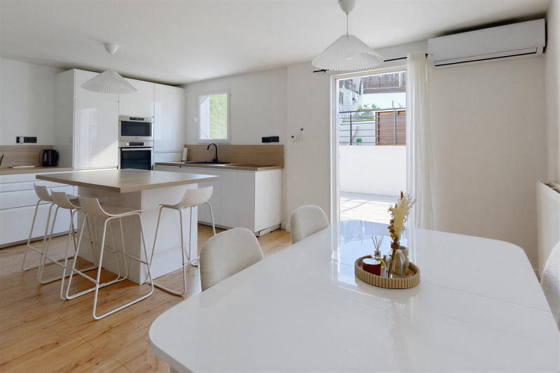 Maison - 82 m² - 4 pièces