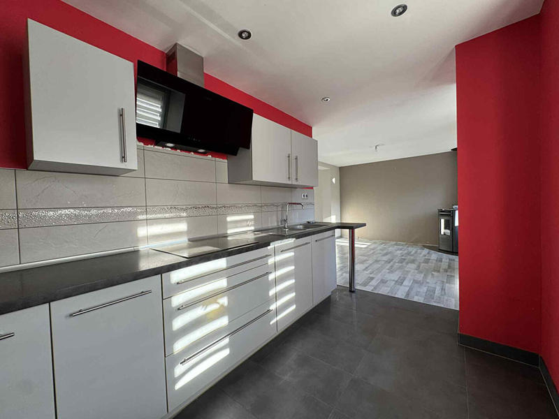 Appartement - 93 m² - 5 pièces