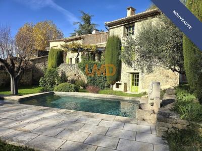 Mas - 190 m² - 8 pièces