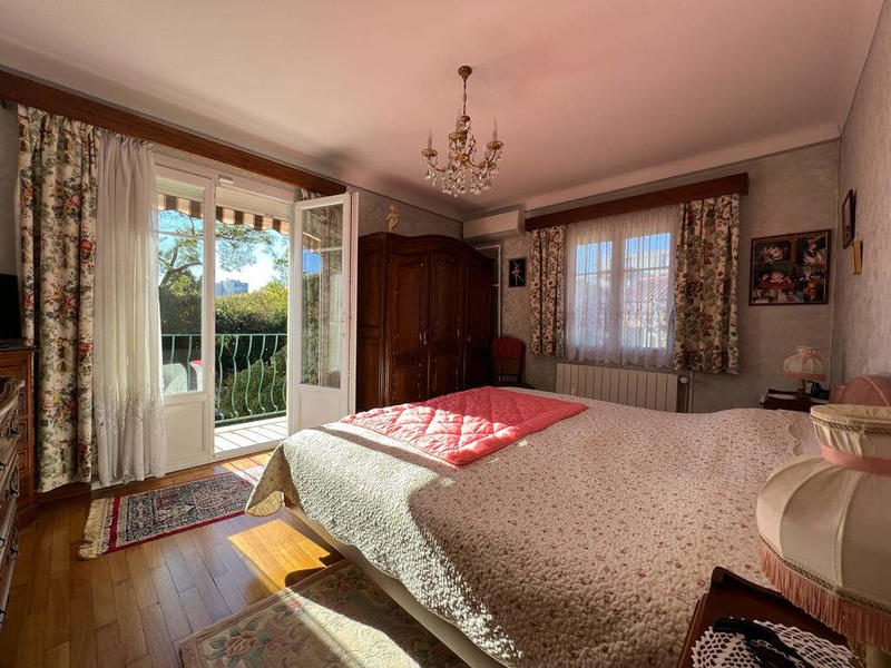 Maison - 146 m² - 9 pièces