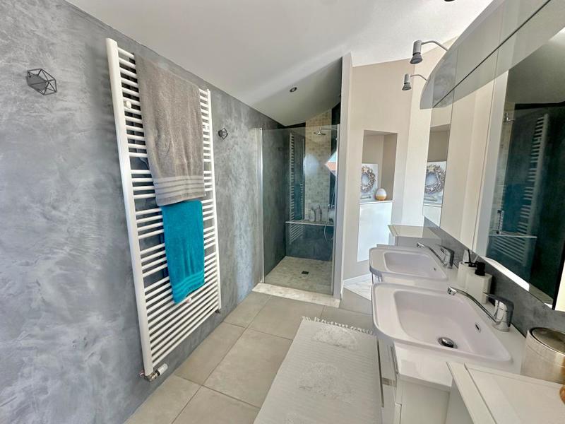 Maison - 145 m² - 5 pièces