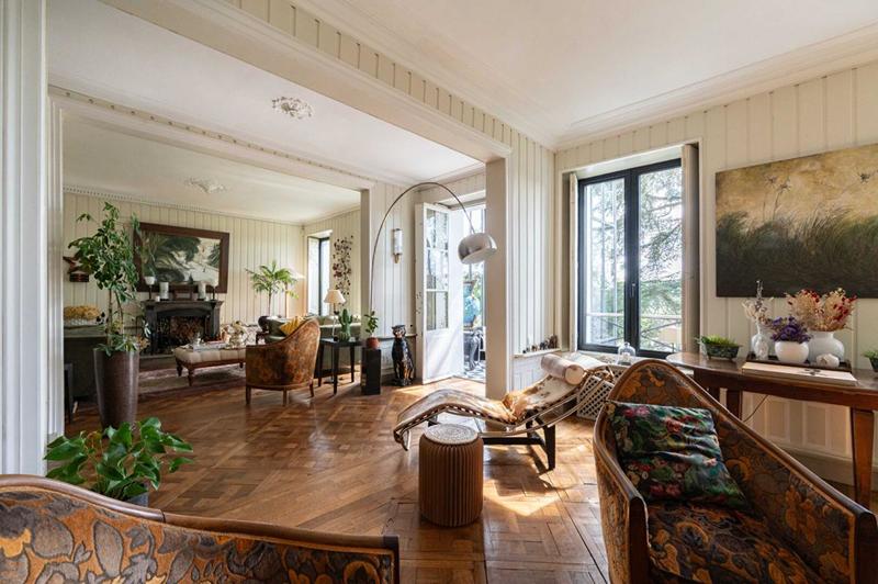 Demeure - 276 m² - 11 pièces