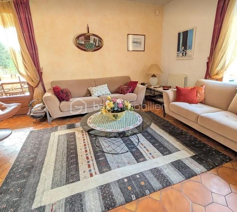 Propriété - 182 m² - 7 pièces