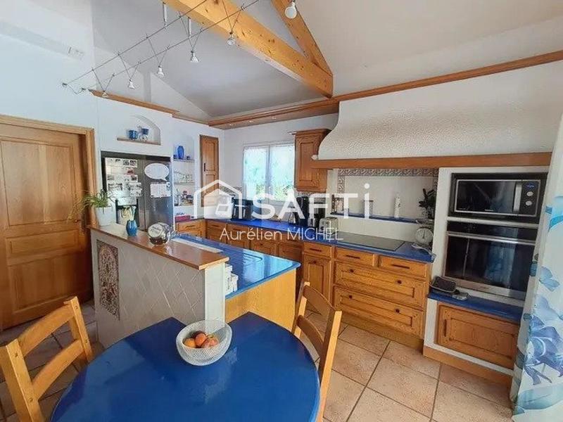 Maison - 258 m² - 7 pièces