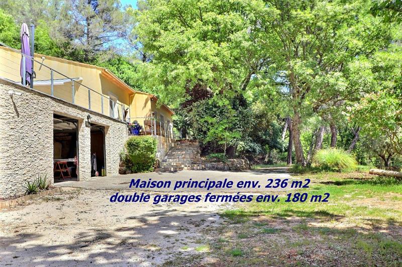 Maison - 310 m² - 10 pièces