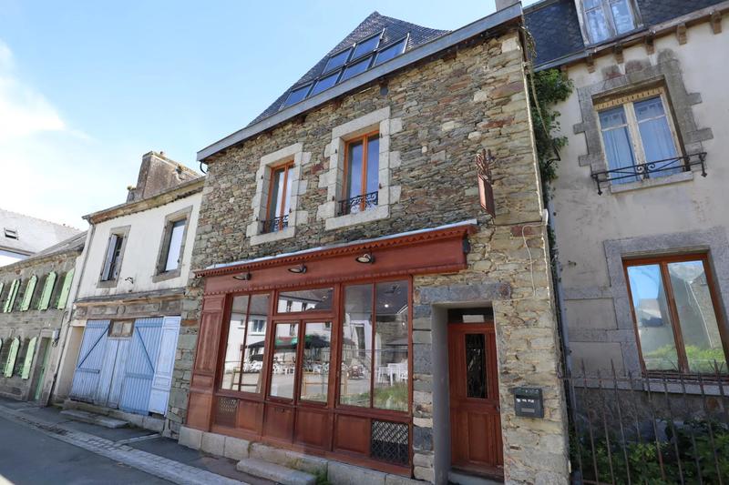 Maison - 205 m² - 6 pièces