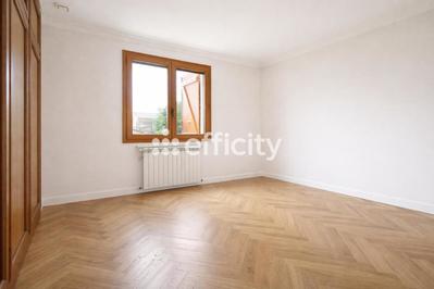 Pavillon - 140 m² - 6 pièces