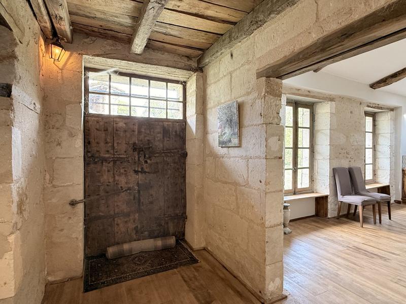 Maison - 260 m² - 7 pièces