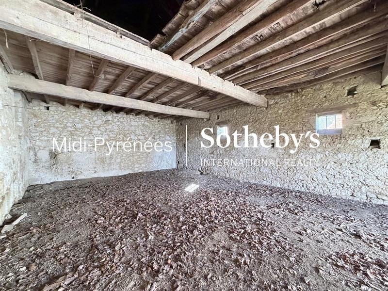 Maison - 280 m² - 8 pièces