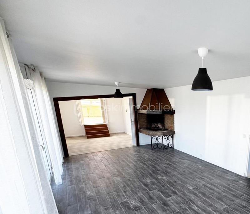 Maison ancienne - 199 m² - 8 pièces