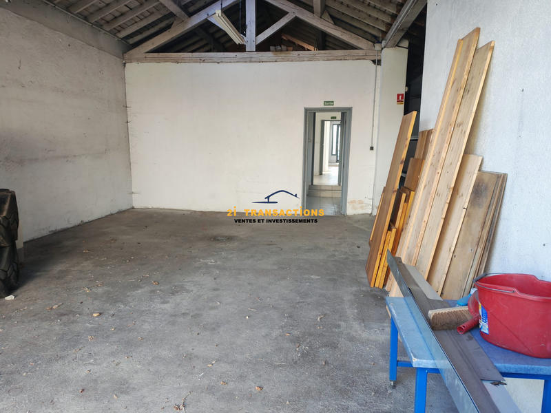 Local d'activités - 250 m²