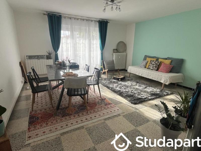 Chambre - 13 m² - 1 pièce