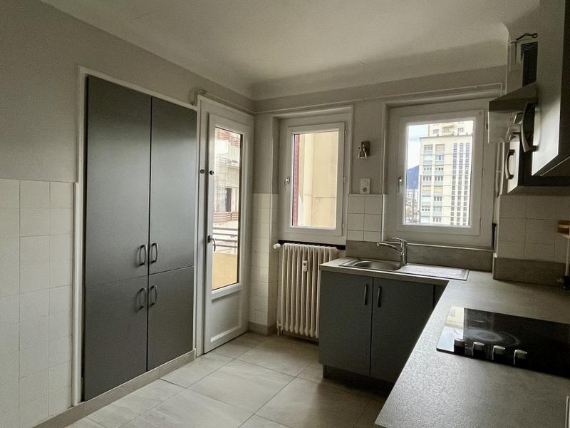 Appartement - 84 m² - 5 pièces