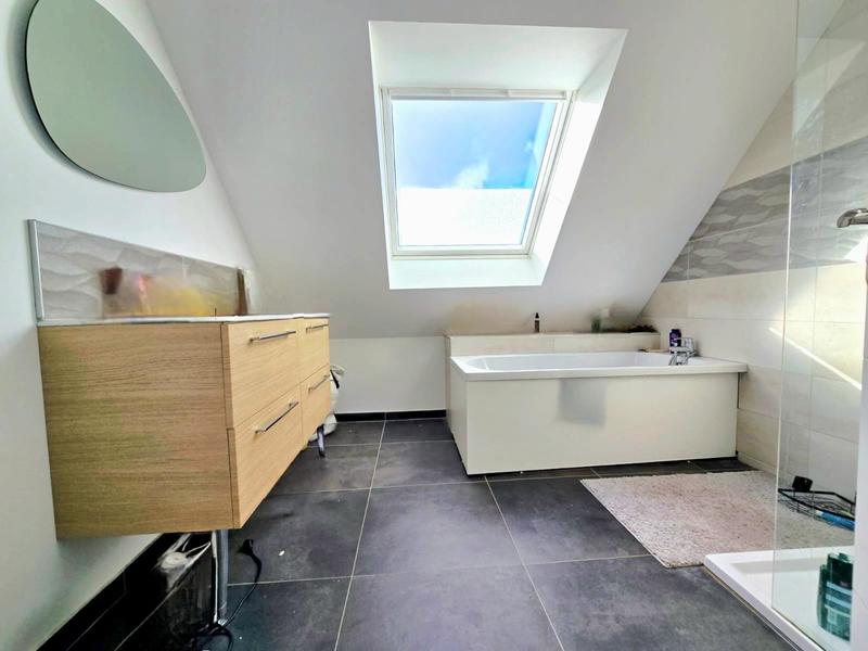 Maison - 137 m² - 6 pièces