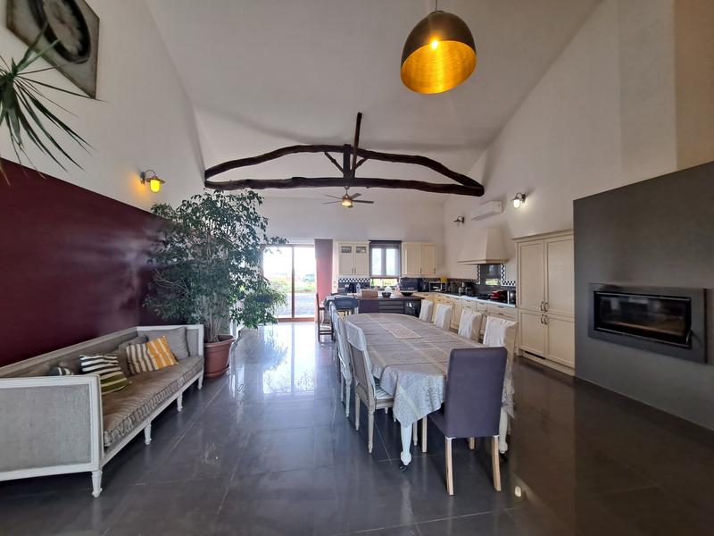 Maison - 375 m² - 10 pièces