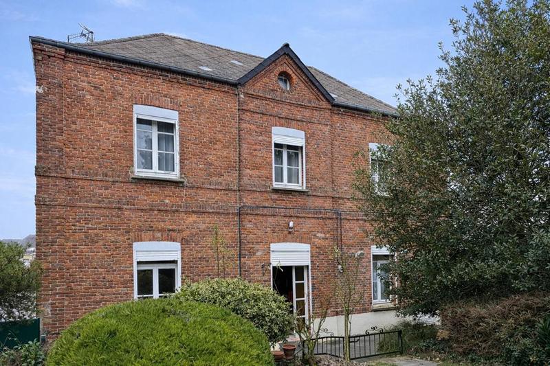 Maison - 167 m² - 8 pièces