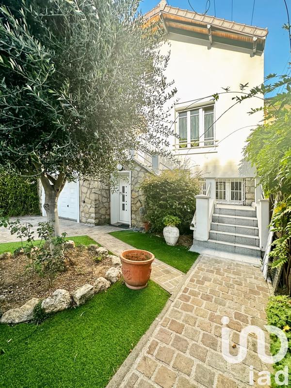 Maison - 161 m² - 8 pièces