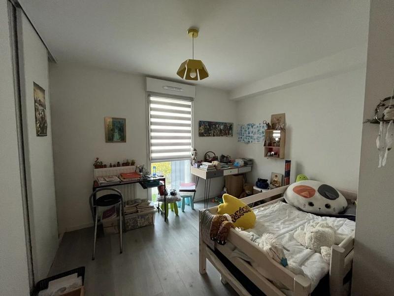 Appartement - 93 m² - 5 pièces