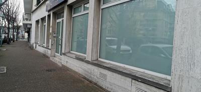 Local commercial - 114 m² - 8 pièces