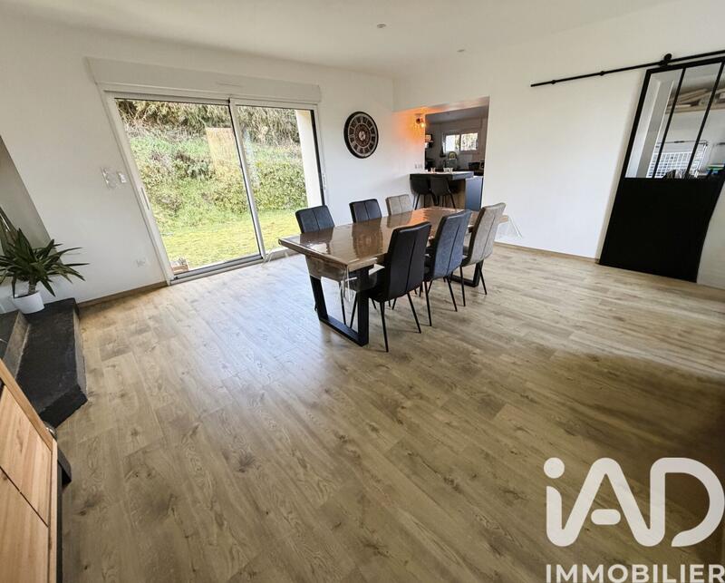 Maison - 137 m² - 5 pièces