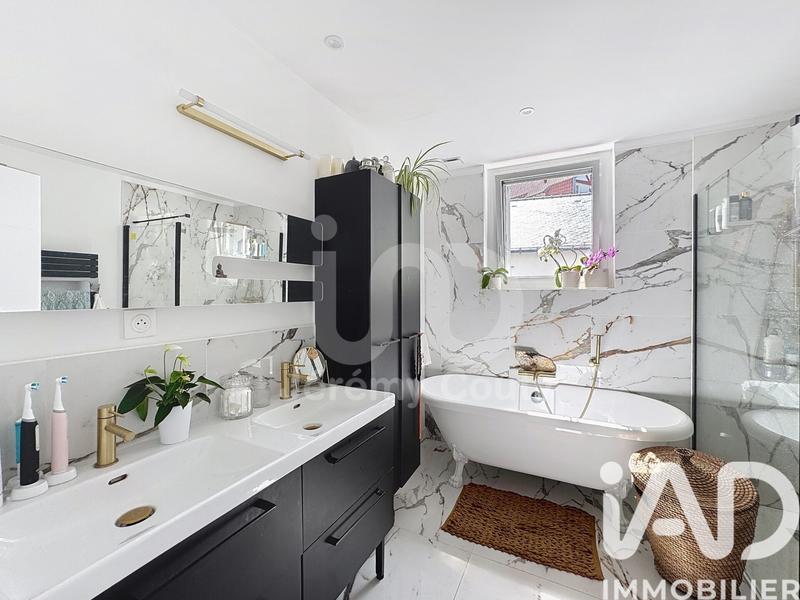 Maison - 187 m² - 11 pièces